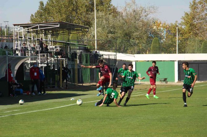Genç Horozlar Bandırmayı Da 3’ledi