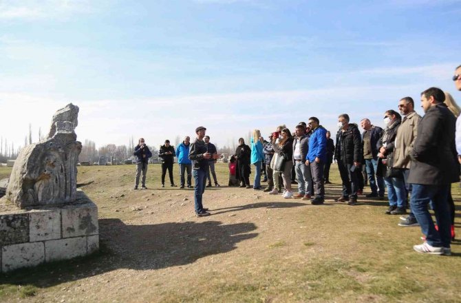Valilik, Seyahat Acentesi Temsilcisine Kütahya’yı Tanıttı