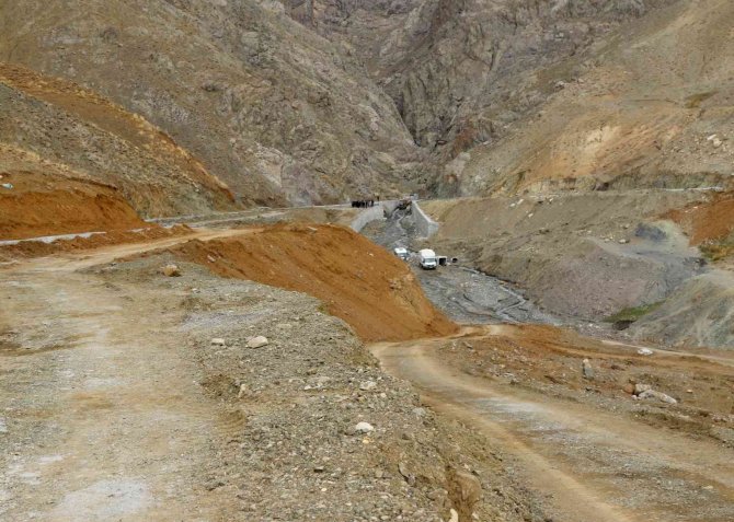 Başkale’de 6 Mahalle Arazi Suyuna Kavuştu