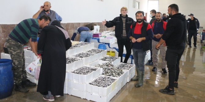 Pazarda Mantar Cep Yaktı