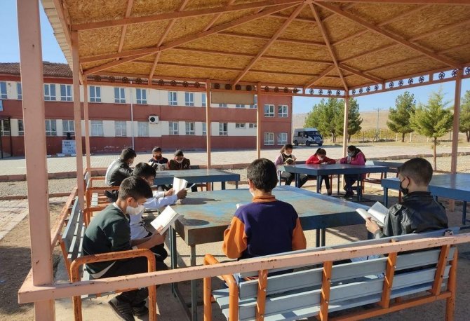 Yazıhan’da Kitap K’oku’su Projesi