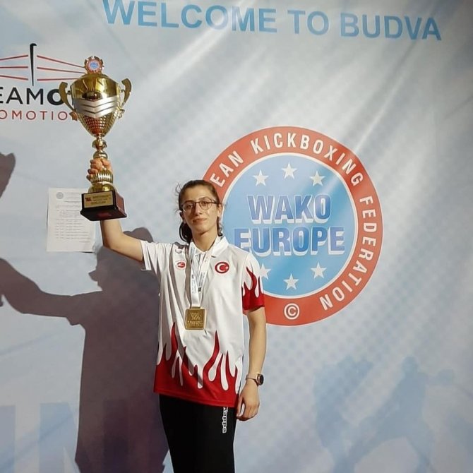 Gençler Avrupa Kick Boks Şampiyonası’nda Sudenur Basancı Altın Madalya Aldı