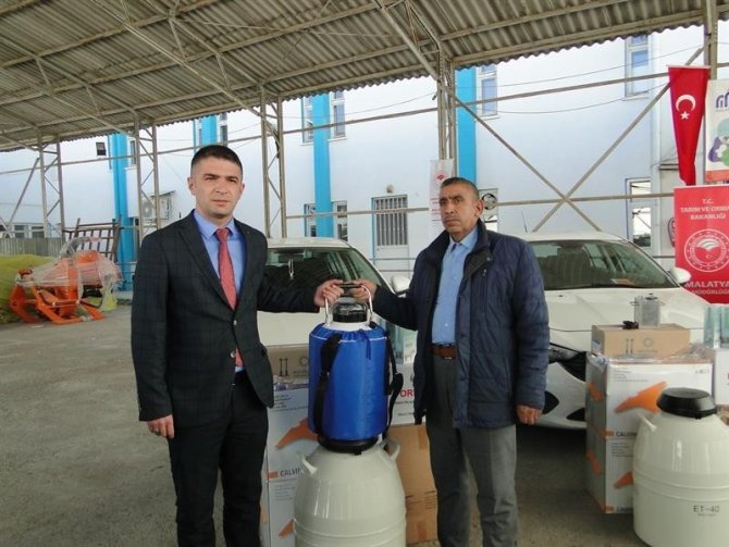 Yetiştiricilere Ücretsiz Tohumlama Hizmeti