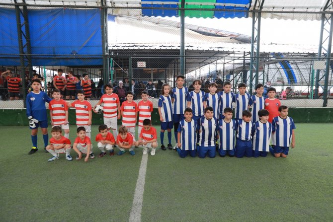 Adapazarı Minikler Futbol Turnuvası Başladı