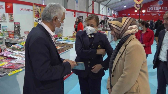 Ak Parti Milletvekili Av. Belma Satır: “Sağlık Çalışanlarımıza Verilen Hediye Kitap Çeki Çok Anlamlı”