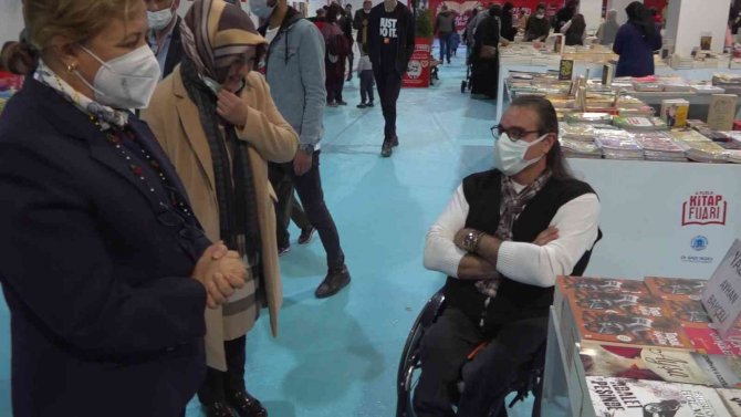 Ak Parti Milletvekili Av. Belma Satır: “Sağlık Çalışanlarımıza Verilen Hediye Kitap Çeki Çok Anlamlı”