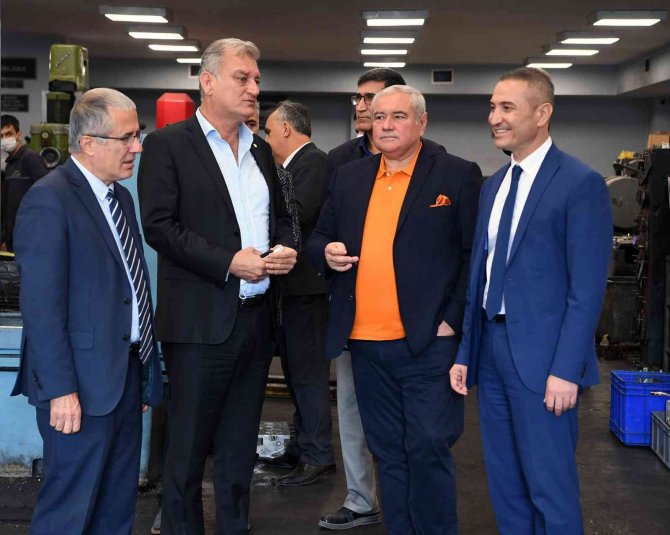 Atso Başkanı Çetin: “Üniversite Mezunu Olmak İle Ustabaşı Olmak Arasında Bir Statü Farkı Yok”