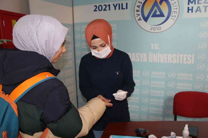 Dünya Diyabet Gününde Öğrencilerin Kan Şekeri Ölçümü Yapıldı