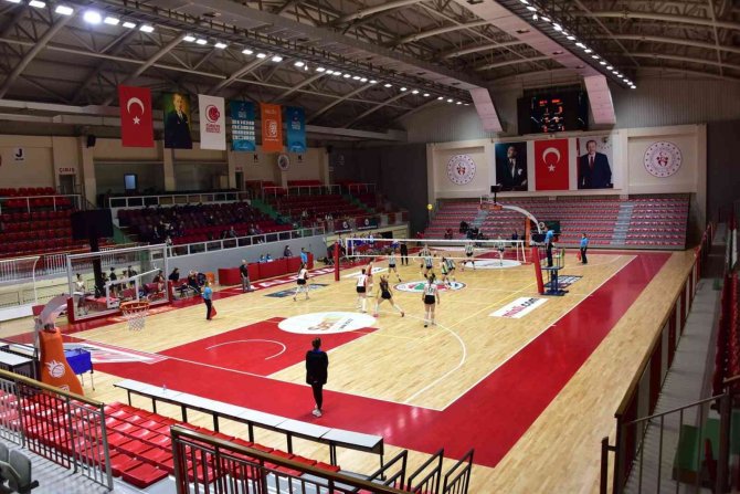 Bizim Kızlar Yalova’dan Galibiyetle Döndü