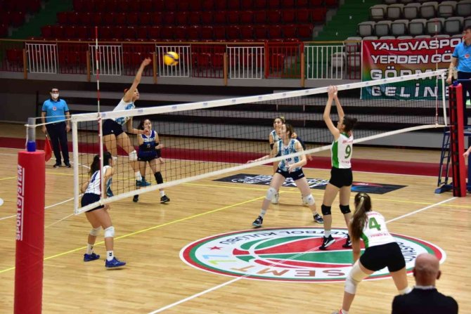 Bizim Kızlar Yalova’dan Galibiyetle Döndü