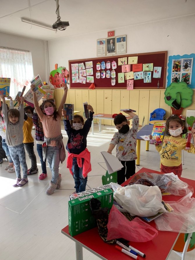 Minik Öğrencilerden Van’a Yardım Kampanyası