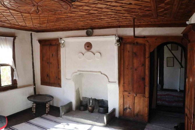200 Yıllık Konak Zamana Meydan Okuyor