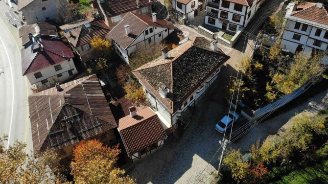 200 Yıllık Konak Zamana Meydan Okuyor