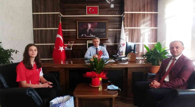 Liseli Sahra Balkan Şampiyonu Oldu