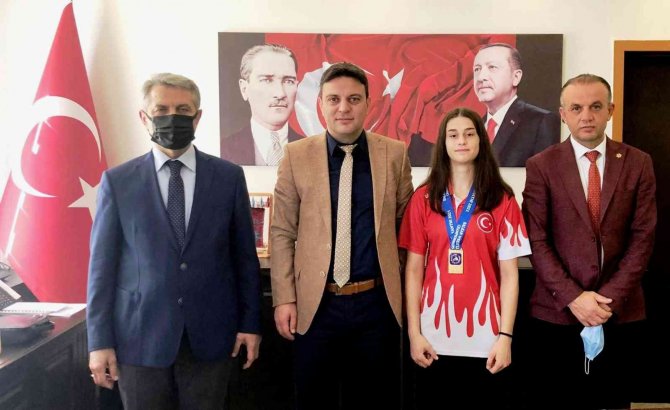 Liseli Sahra Balkan Şampiyonu Oldu