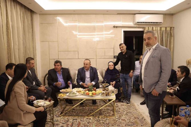 Dışişleri Bakanı Çavuşoğlu, Beyrut’taki Türk Vatandaşları İle Bir Araya Geldi