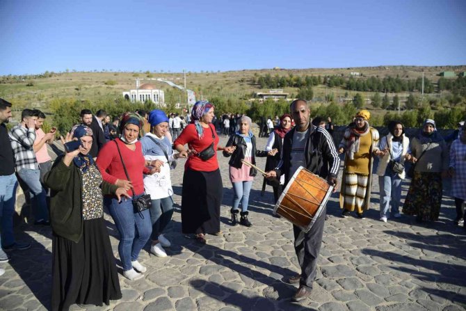Diyarbakırlı Kadın Pazarcılar Kent Gezisiyle Nefes Aldı
