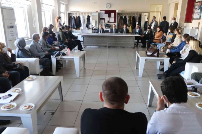 Kayapınar Belediyesinden Tam Donanımlı Laboratuvar Sınıfı Desteği