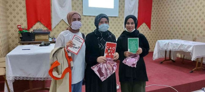 Gençler Kendi Aralarında Bilgilerini Yarıştırdı