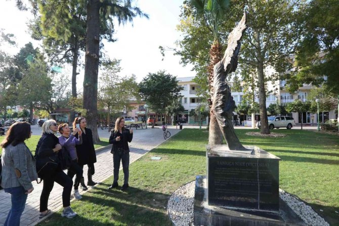 İ̇lham Veren Selçuk’tan Yıldızlar Geçti