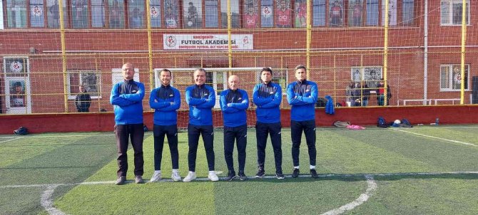 Efsane Kaptandan Eskişehir Kanlıkavak Futbol Altyapı’ya Ziyaret