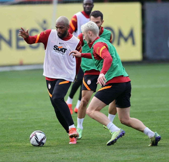 Galatasaray’da Derbi Mesaisi Başladı