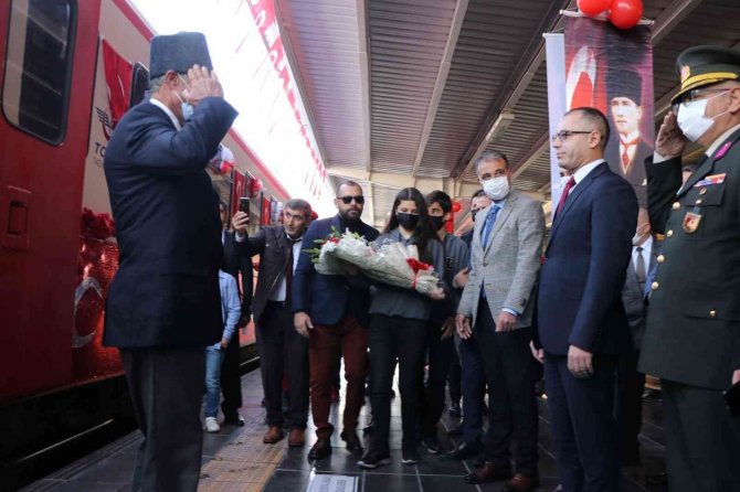 Atatürk’ün Diyarbakır’a Gelişinin 84’üncü Yıl Dönümü Törenle Kutlandı