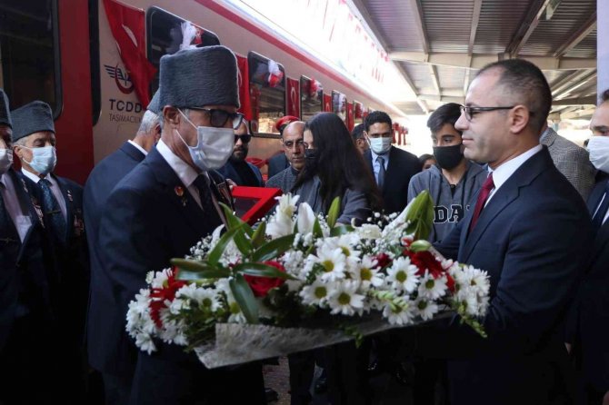 Atatürk’ün Diyarbakır’a Gelişinin 84’üncü Yıl Dönümü Törenle Kutlandı