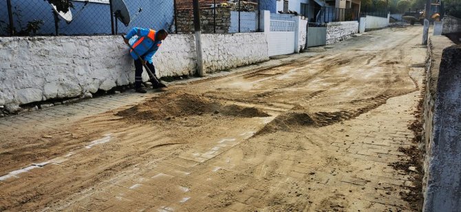 Kuşadası Belediyesi Hizmetlerine Devam Ediyor