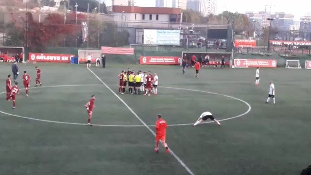 Maltepe’de Maç Sonrası E-5’te Taşlı Bıçaklı Meydan Kavgası