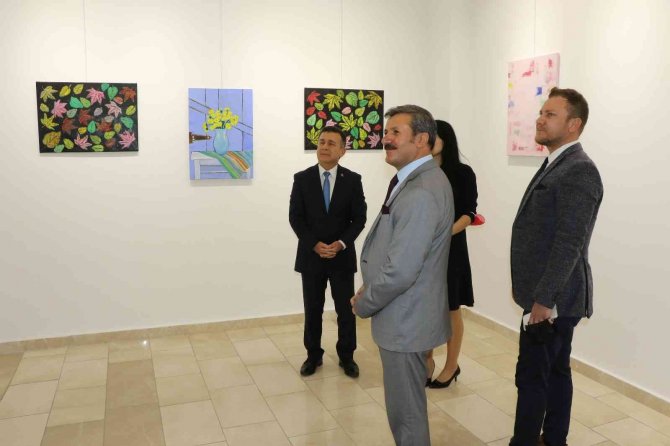 Manisa’da ‘Gün Işığım’ Resim Sergisi Açıldı