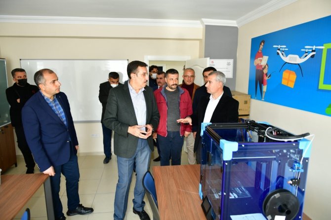 Milletvekili Tüfenkci, Yeşilyurt Mesleki Eğitim Ve Yaşam Merkezini İnceledi