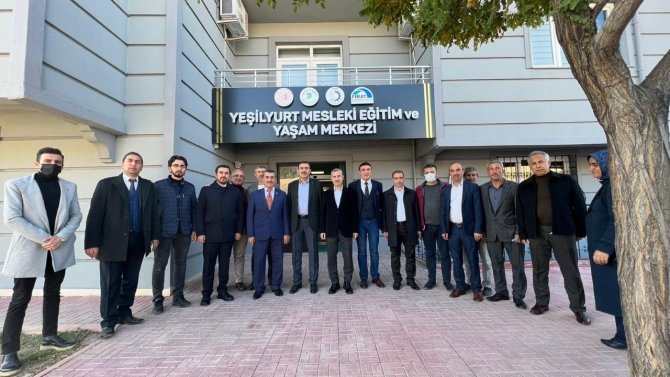 Milletvekili Tüfenkci, Yeşilyurt Mesleki Eğitim Ve Yaşam Merkezini İnceledi