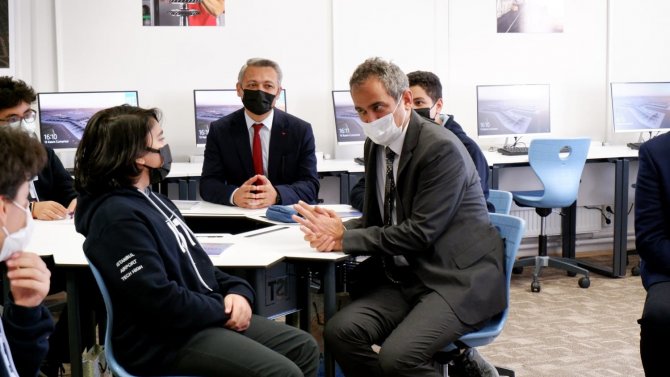 Bakan Özer: "İ̇stanbul Havalimanı Yerleşkesi İçerisine Anaokulu Açılmasını Da Gündemimize Aldık”