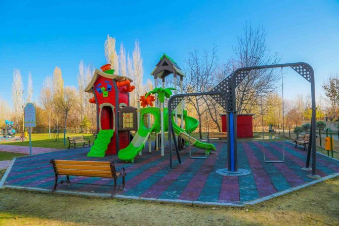 Niğde Belediyesi’nden Yeni Park, Bahçe Atağı
