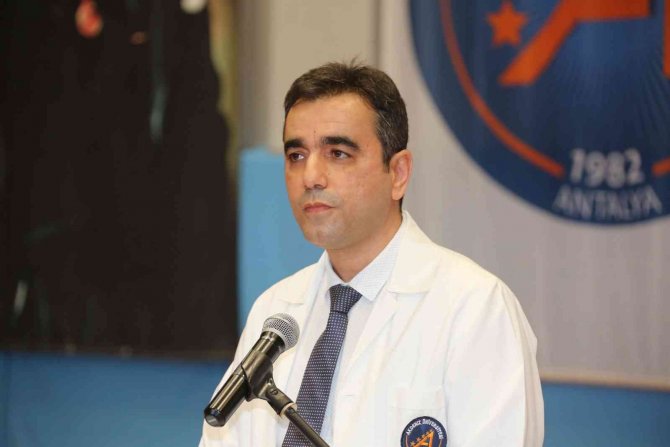 Aü Tıp Fakültesi Öğrencileri Beyaz Önlüklerini Törenle Giydi