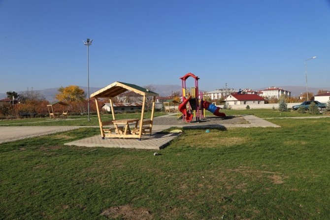 Park Ve Yeşil Alanlar Yenileniyor