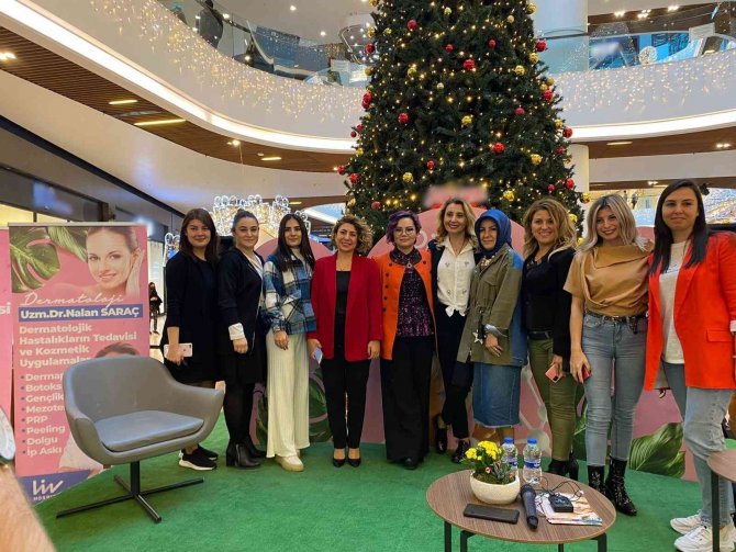 Dermatologlar Vatandaşlara Cilt Bakımı, Güzel Ve Doğal Görünmenin Sırlarını Anlattı