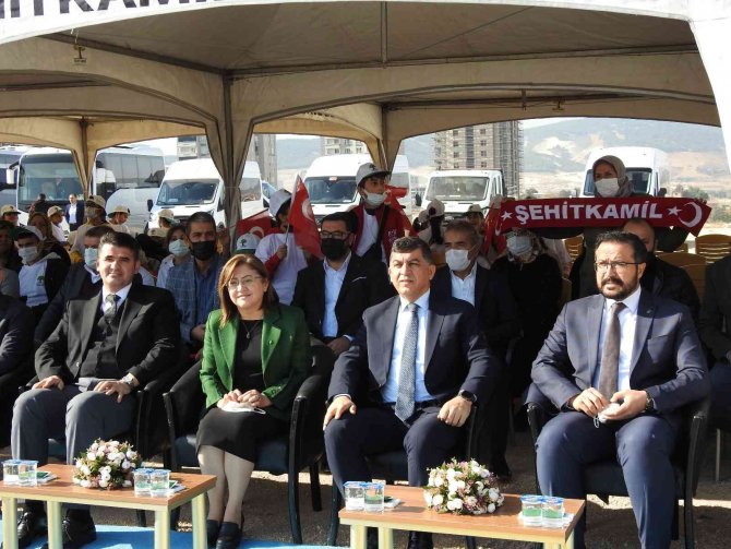 Şehitkamil’de Binlerce Fidan Toprakla Buluştu