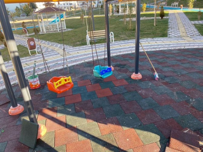 Sincan Belediyesinden Çocuk Parklarına Bakım