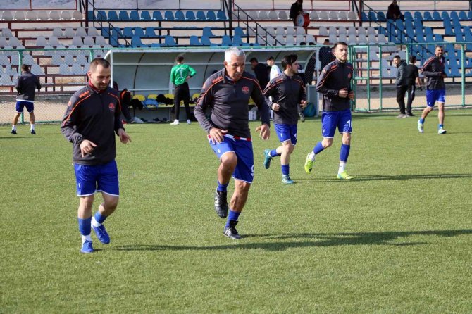 72’lik Futbolcu Yeni Takımındaki İlk Maçında Beğeni Topladı