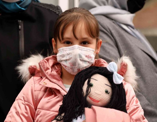 9 Yaşındaki Diyabetli Sunay, Şeker Hastası Çocuklar İçin Yardım İstedi