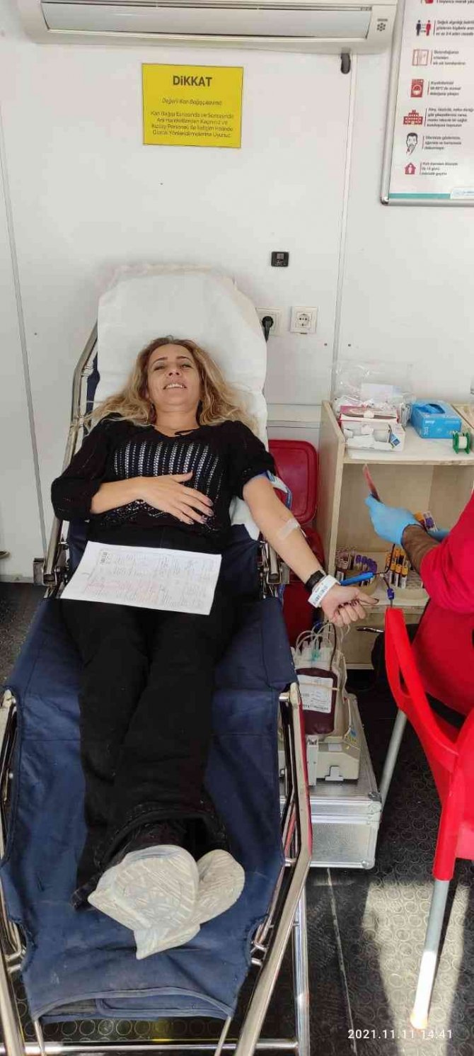 Zafer Anadolu Lisesi Öğretmen Ve Personellerden Kan Bağışı Kampanyası