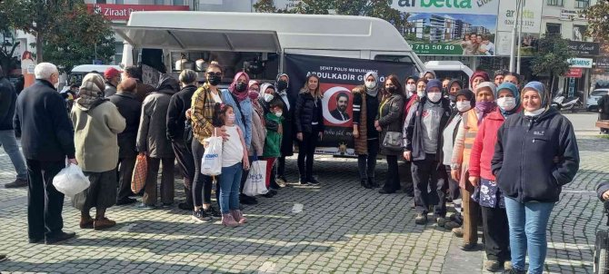 Ak Parti’den Şehit Polise Vefa