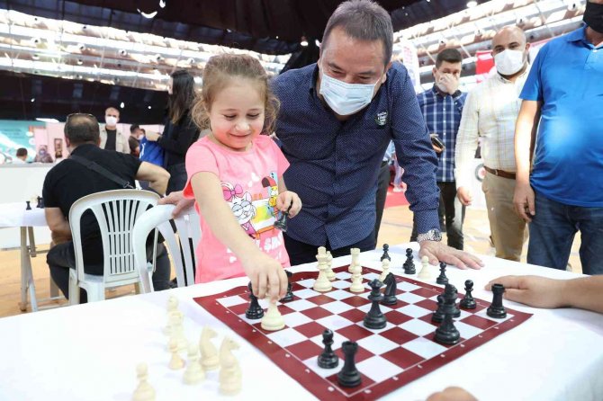 7-12 Yaş Arası Katılımcılarla Satranç Turnuvası