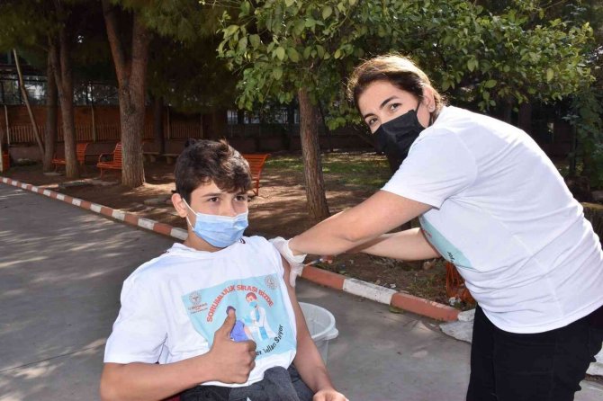 Aydın’da Aşı Noktaları Aralıksız Hizmet Veriyor