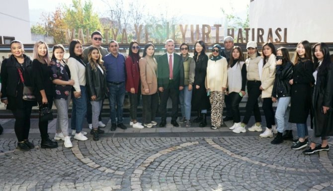 Başkan Çınar, Kazakistanlı Akademisyen Ve Öğrencileri Ağırladı