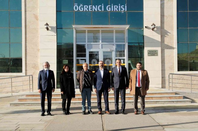 Bayburt Üniversitesi Kütüphane Ve Dokümantasyon Daire Başkanlığına Arif Erkul Atandı