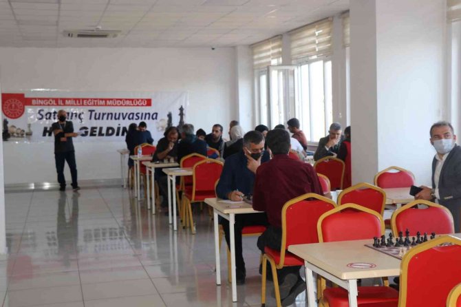 Bingöl’de Öğretmenlerin Satranç Turnuvası Başladı
