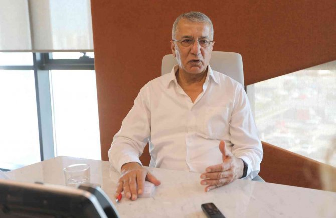 Mezitli’nin Parlayan Yıldızı Tece, Yabancıların İlgi Odağı Oldu